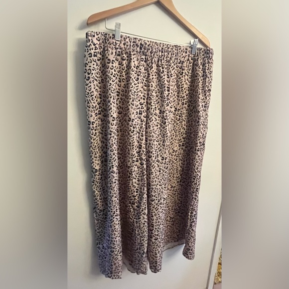 Plus size leopard print Palazzo pants 3X - Picture 3 of 5